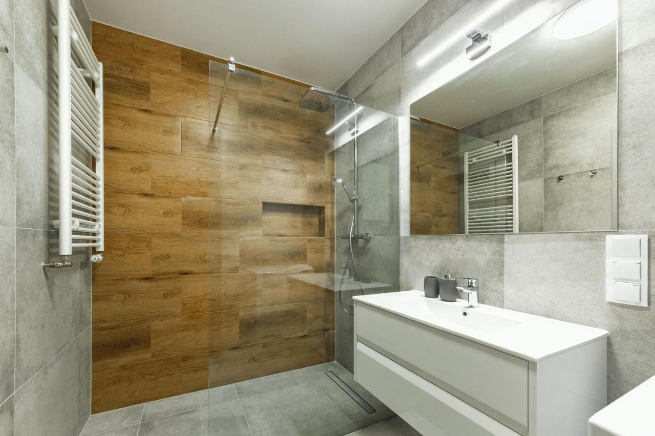 Apartment 71
